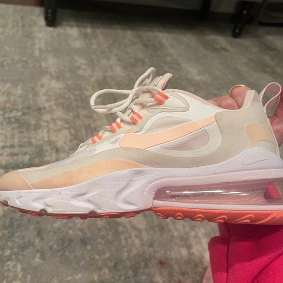 WORN 4 TIMES!!! NIKE TENNIS SHOES! - Picture 2 of 8